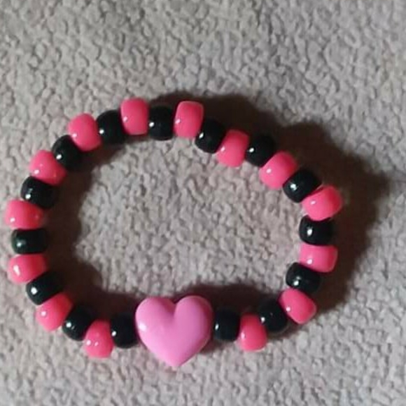 pink large heart pink black kandi bracelet - Picture 4 of 5